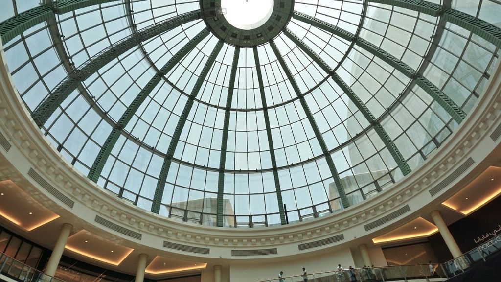 Dubai special committee to chip in on Emirati billionaire's estate